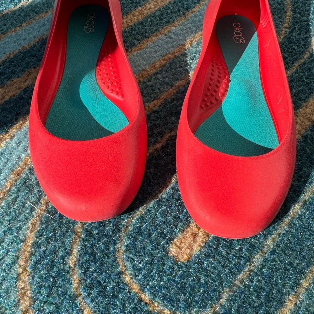 OKA b. Women's Vibrant Red Flats size 7 - Picture 3 of 5